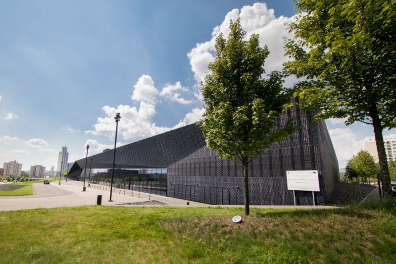 Miasta, zielona gospodarka i elektromobilność głównymi tematami KNM 2025